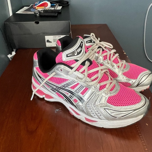 ASICS Gel Kayano 14 Vibrant Pink and Metallic Silver Sneakers - Picture 1 of 3